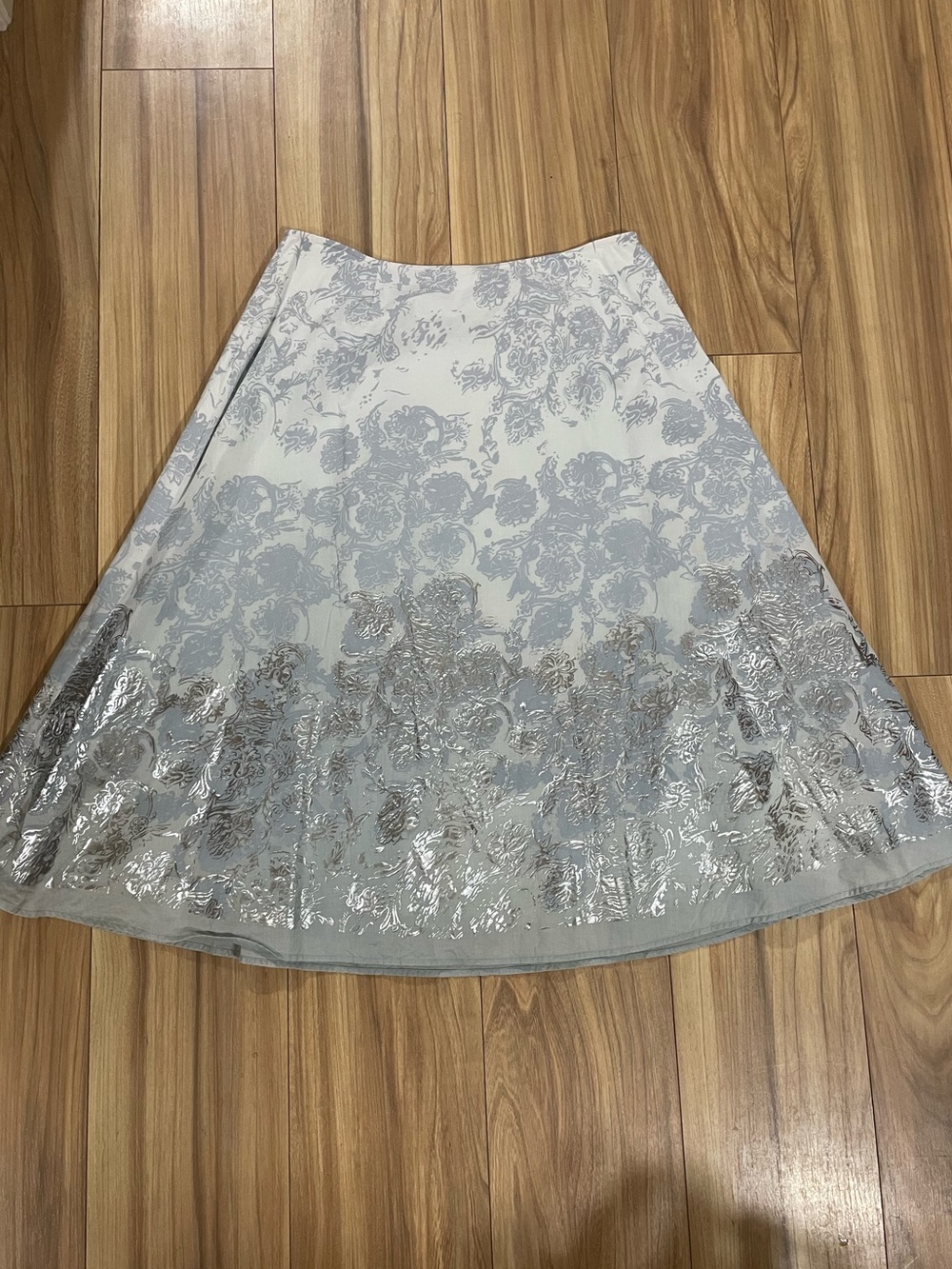 Isda & Co Silver Jacquard Floral A-Line Skirt with Metallic Detail.